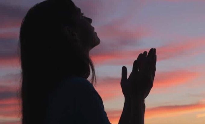 لحمدالله على النهايات 
الحمدالله أن الاشياء تنتهي و المشاعر تتغير و الأبواب تتقفل و الحال يتبدل الحمدالله على كل نهايه كانت سبب في بداية أوسع و أخير و أفضل
الحمدالله دائماً وأبداً