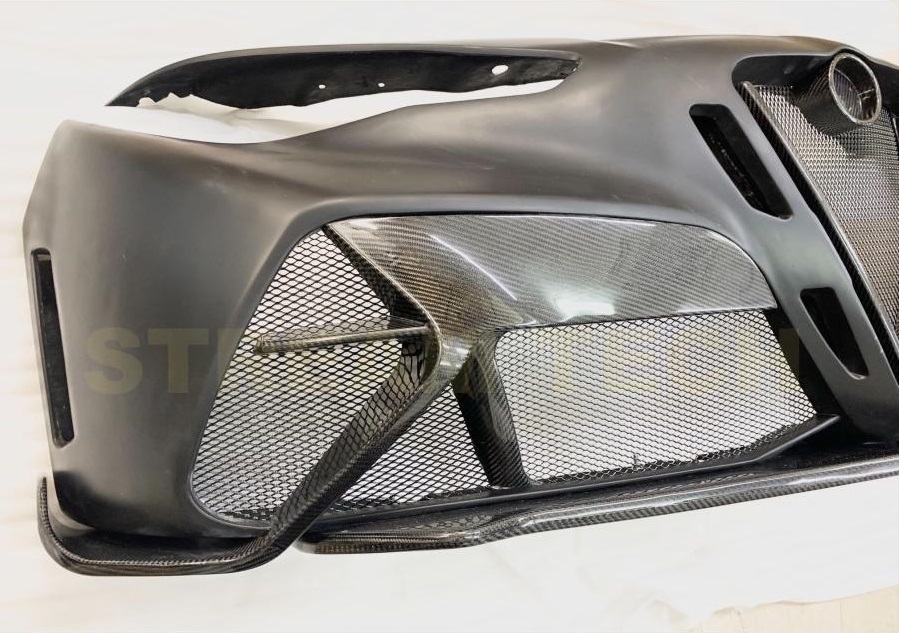 アルファロメオ ジュリア用 GTAmタイプ フロントバンパー

★ハーフカーボン1点入荷した！★
★すぐ出荷できます★

詳しくストアまで：reurl.cc/lZo5nd

#車
#車好きな人と繋がりたい
#外車好きな人と繋がりたい
#外車パーツ販売
#アルファロメオ
#アルファロメオジュリア
#AlfaRomeo