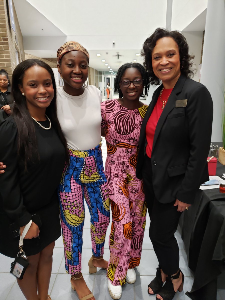 More pictures from a great night of education and excellence! The kickoff of African American Awareness Club <a href="/LittleElmHS/">Little Elm HS</a> we appreciate all who attended! <a href="/lecollegeready/">LE College Readiness</a> @LEHS_Principal
