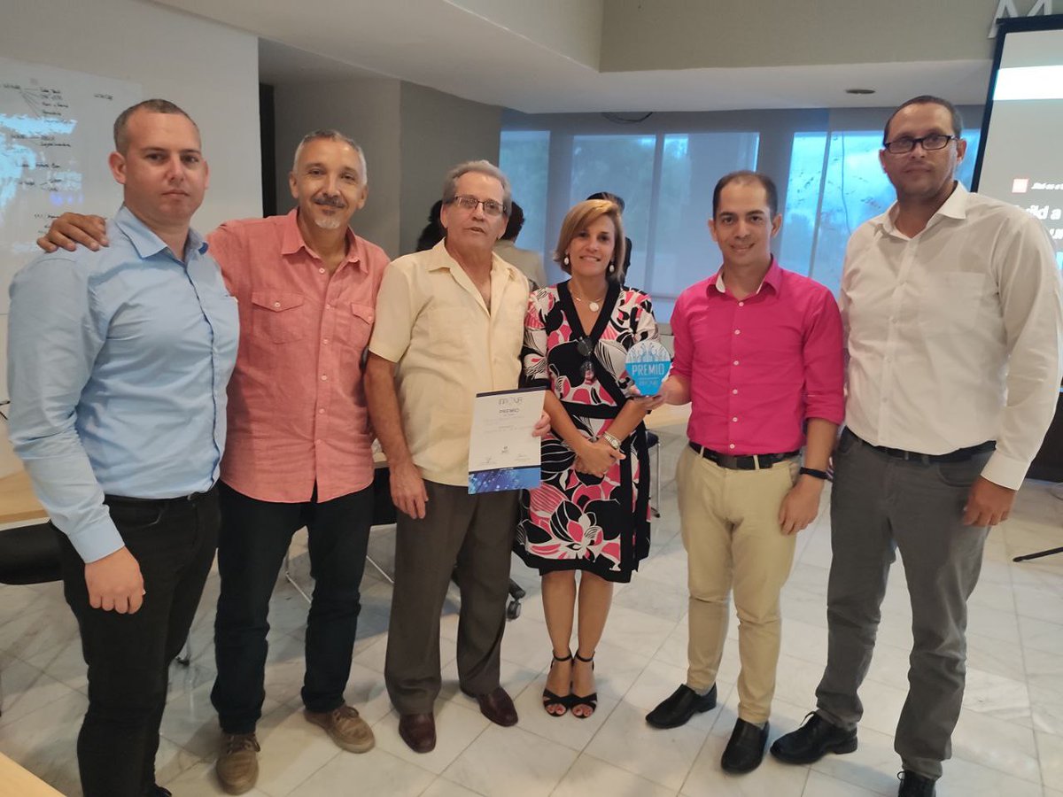 Xavia_Salud's tweet photo. #Hoy en #INNOVA2022 organizado por el @GEIC_DICE se presentaron varios trabajos de la @universidad_uci.
Nuestro subdirector Leodan @Liro_cu presentó el Sistema de Información Hospitalaria #XAVIA #HIS que fue merecedor del #Premio en la categoría #software👏🥳💪😊#SomosUCI https://t.co/xwU67iIJNE