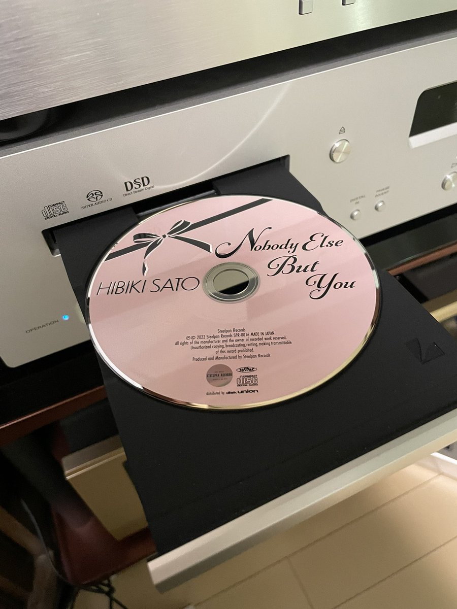 windy_general's tweet photo. #佐藤ひびき さんのファーストアルバム「#NobodyElseButYou」のCDを聴いています。彼女のシルキーなボーカルが、荒涼とした世の中にあって一縷の望みとなっています。
#HibikiSato #オーディオのある生活 #JAZZ https://t.co/bz0wnGFb8z