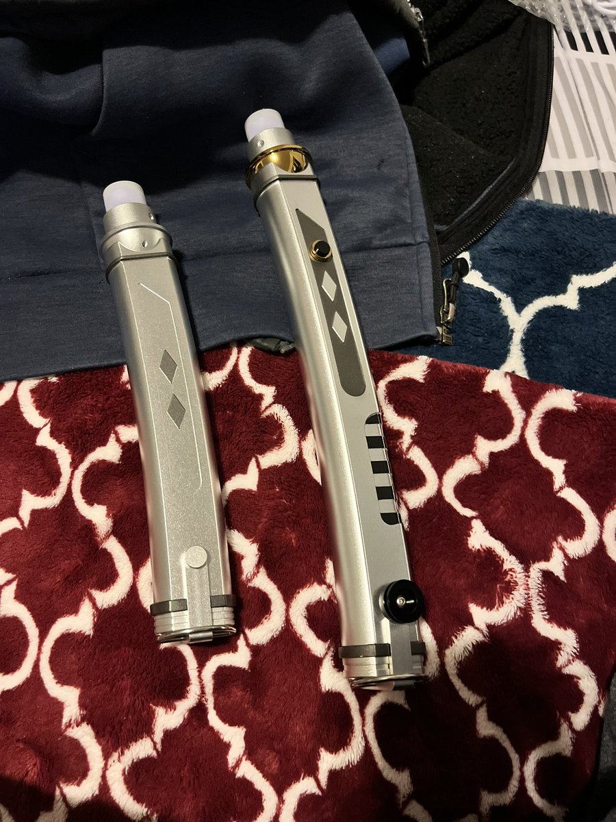EdFelan97's tweet photo. Got my Fulcrum sabers from #Saberforge @Saberforge but these are my first LGT sabers so idk how to charge them LOL https://t.co/p8Jp2uCzkq