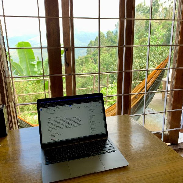 Hello from the other side! Greeting from India and beyond - mailchi.mp/thedepanneur/2…