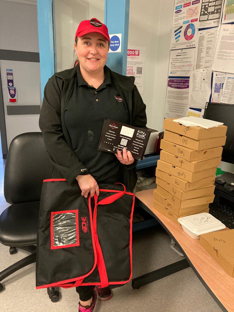 Emz3279's tweet photo. Many thanks to Michelle who kindly delivered lunch for staff in #RJMS today. While Dessie manned their recently opened Pizza Umami Apollo Rd @UmamiPizza Belfast. This was greatly appreciated 💕@BelfastTrust https://t.co/km31ahDAj8