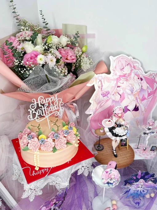 崩壊3rd公式weiboより《エリシア誕生日会 写真公開》ピンクとお花がいっぱい 
