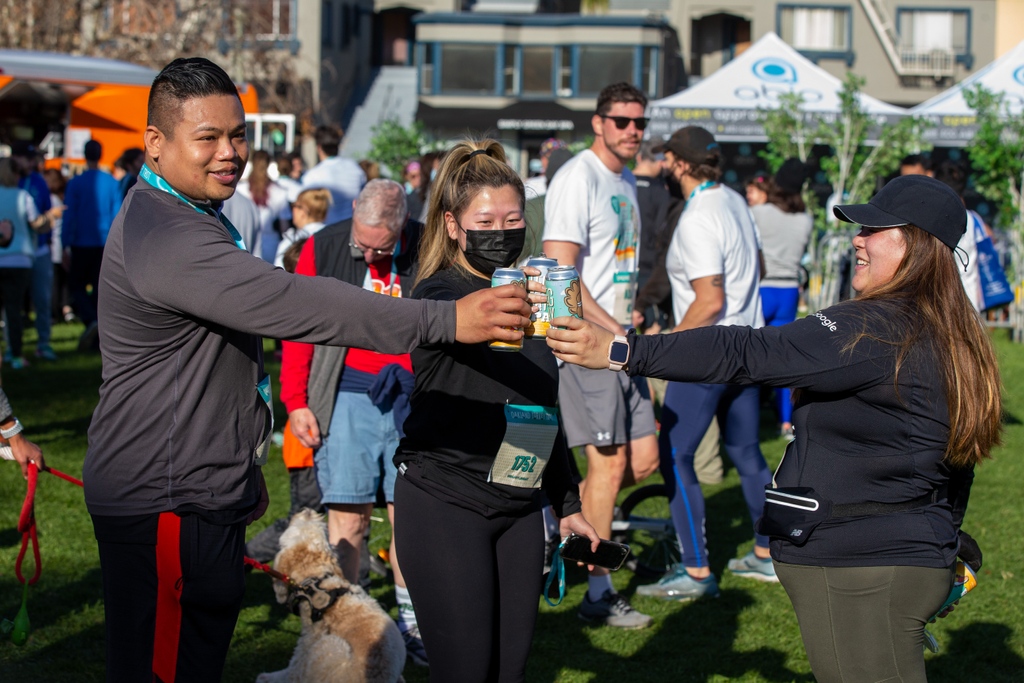 oakturkeytrot's tweet photo. A BIG cheers to the greatest leg day of the year! https://t.co/SRP20IJzPV