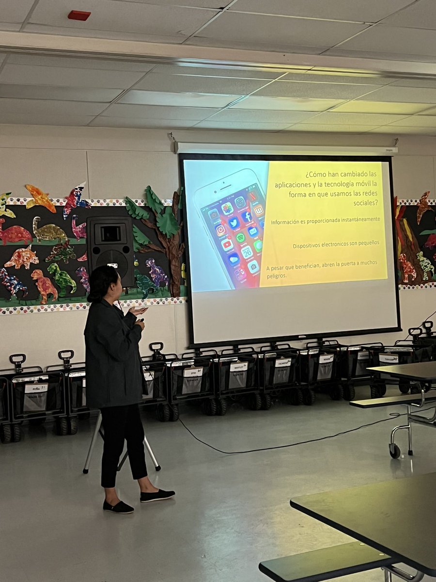 RayaneS40494817's tweet photo. Social Media Night !!!! #bullpups #learningtogether https://t.co/NHNkRwapqu