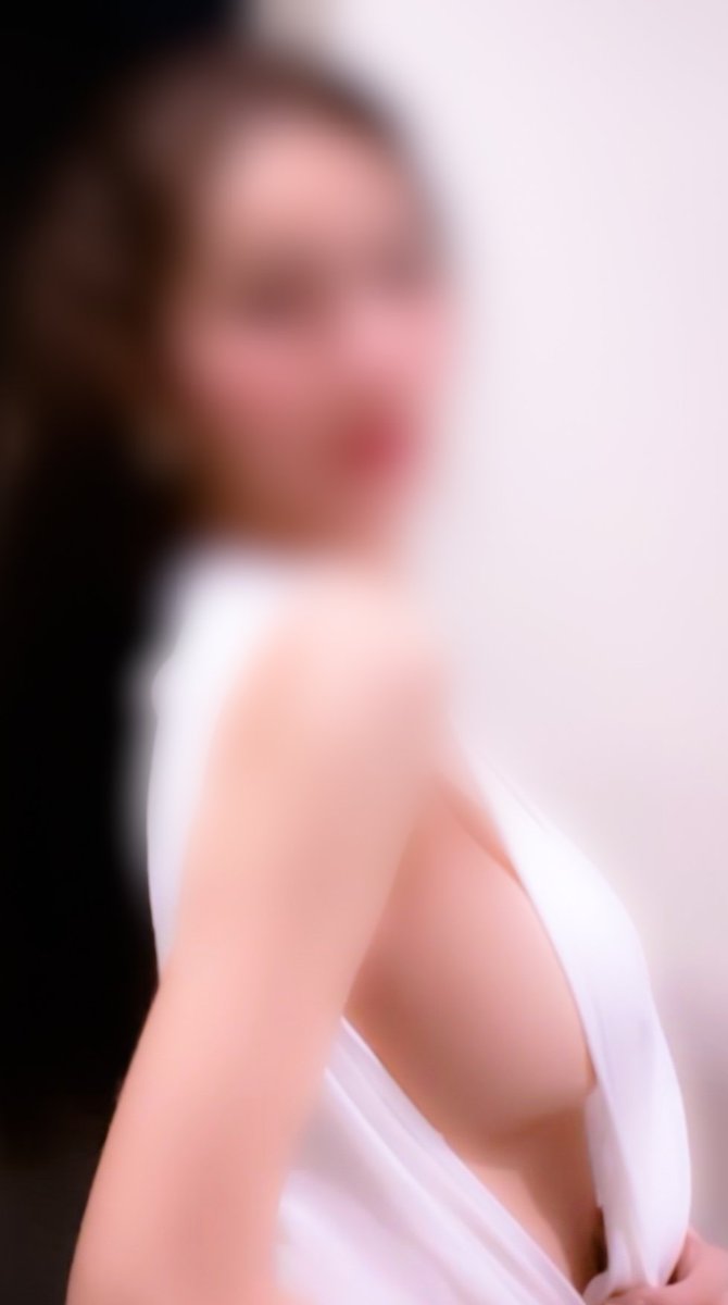 Ready for TGIF brunch! Next stop? Beach resort 🏖️