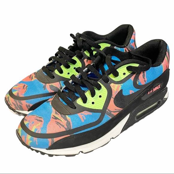 AtticofTreasure's tweet photo. So good I had to share! Check out all the items I'm loving on @Poshmarkapp #poshmark #fashion #style #shopmycloset #bluerain #nike: https://t.co/1rwkpopx04 https://t.co/8aBWs4abQD