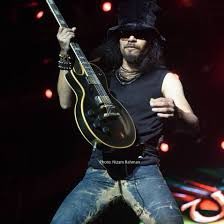 hakimzikri's tweet photo. @gibsonguitar This man!Truly icon in malaysia https://t.co/LDASZRWZT1
