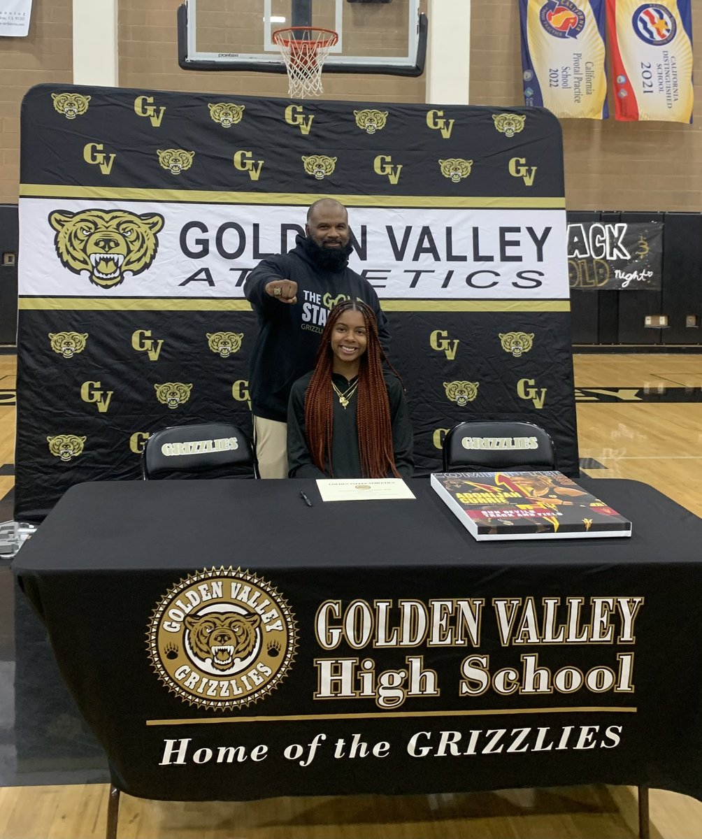 rungvgrizz's tweet image. Congratulations to @rungvgrizz track star @AdonijahCurrie for electing to continue her academic and athletic career as a member of the @SunDevilTFXC team! 
#forksup 
#itsgoodtobeagrizzly