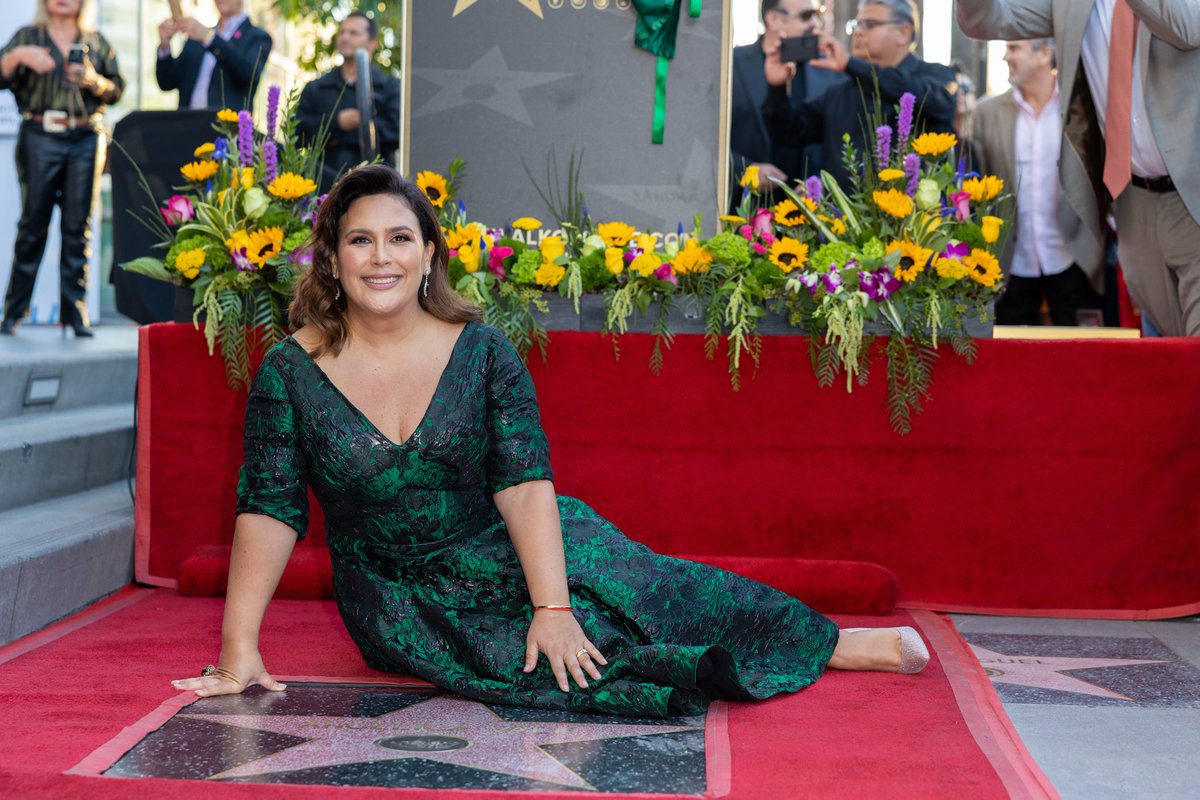 wofstargirl's tweet photo. Congrats and Happy Birthday to our newest Walk of Famer Angelica Vale! ⁦@angelicavale⁩ #walkoffame 📷@imagerybyoscar/HCC https://t.co/zUVdyYTuTY
