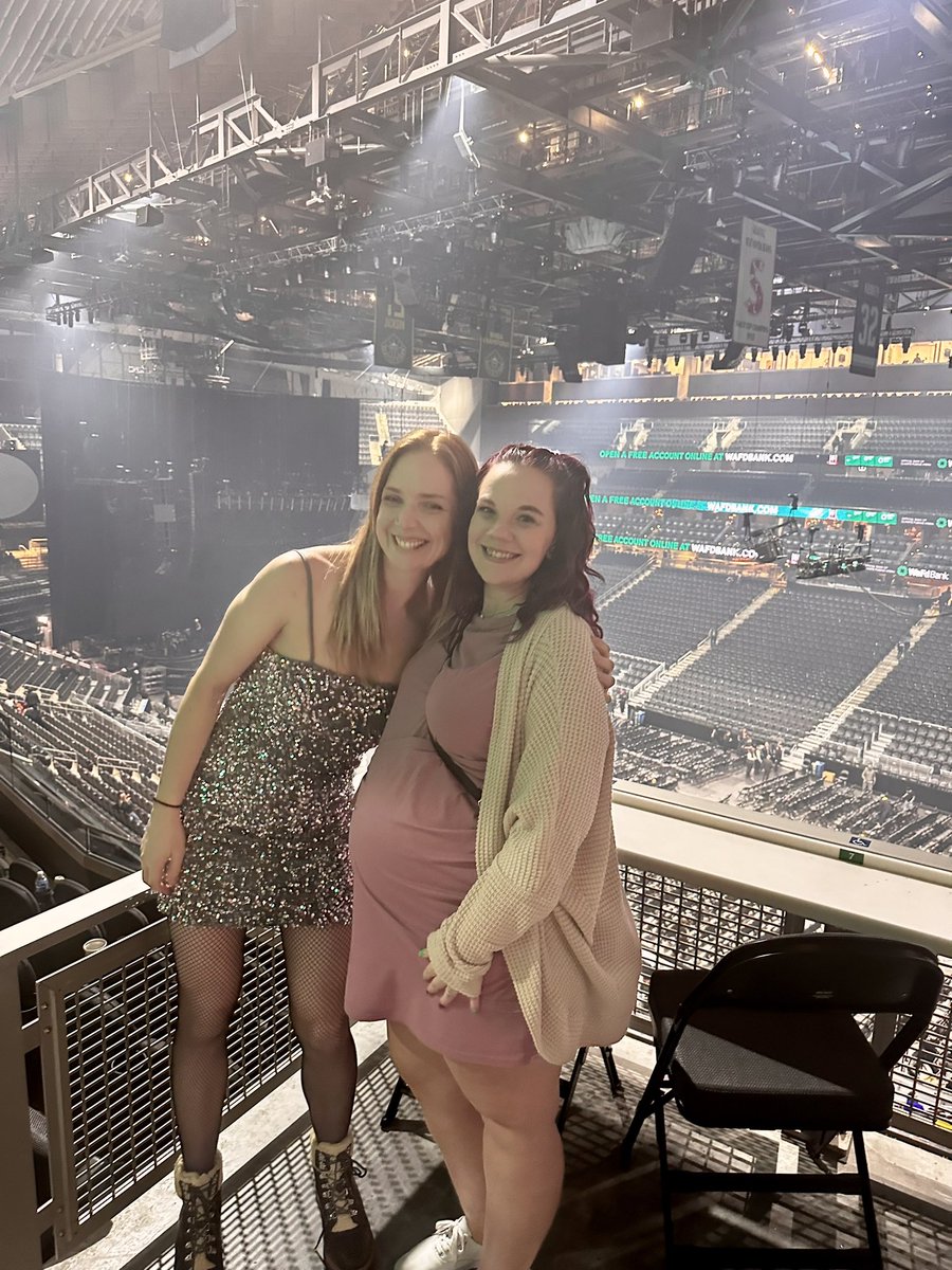 StronGingerMama's tweet photo. #lizzo #seattle #climatechangearena 
When’s the last time you said something nice about yourself? ❤️ https://t.co/0wxO6NlA3N