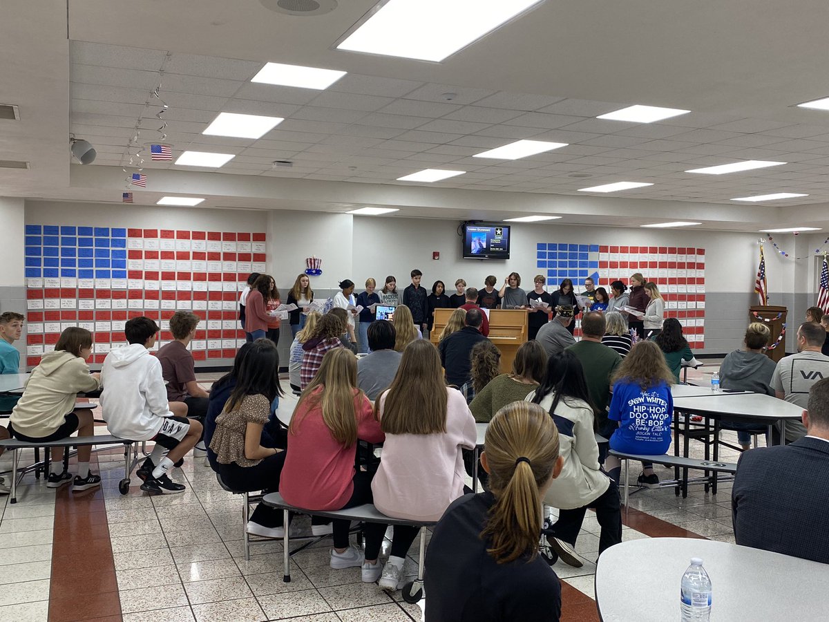 ms_long08's tweet image. I am so proud of Action Civics students who organized our first Veterans Day Meet &amp;amp; Greet! It was AMAZING! Over 100 people attended the event! We honored 839 veterans in the wall murals &amp;amp; 102 in the veteran photo video. Thank you to all who helped. #EverestPride #VeteransDay2022