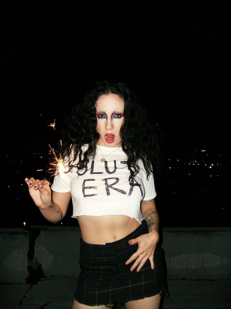 sizzyrocket's tweet photo. promise you’ll listen front to back - volume all the way up, windows all the way down 🤍
 hope you're never the same... https://t.co/ecfIHxrUJX
love, SR xx https://t.co/iTWXc8rOUa