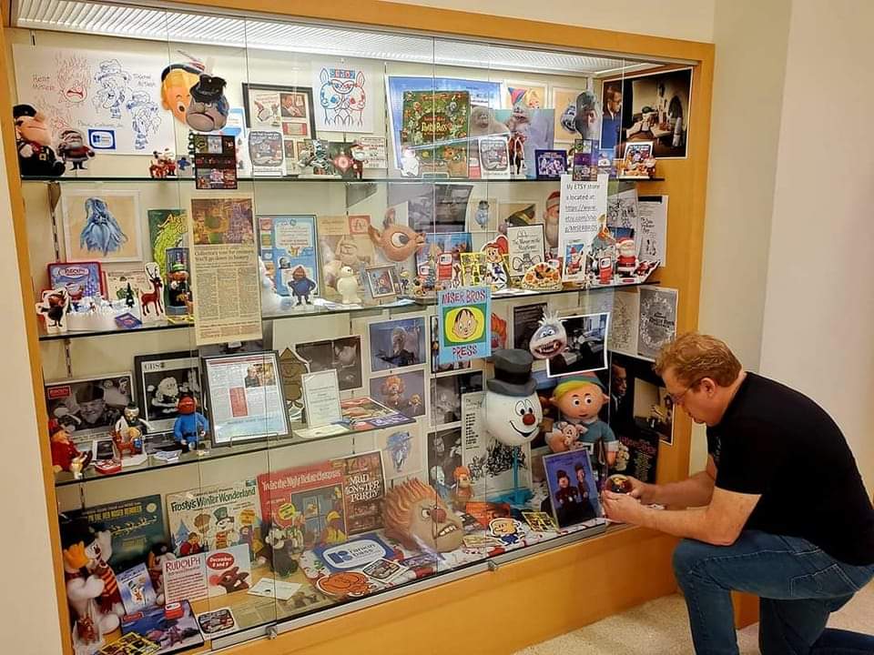 RickGoldschmidt's tweet photo. #orlandpark #Christmas #library #rankinbassproductions #December02 @elonmusk https://t.co/AjisyothWj