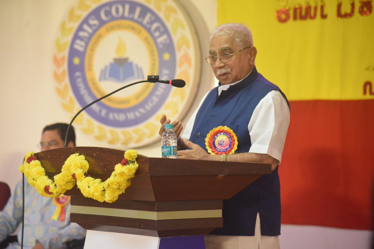 CollegeBMSCCM's tweet photo. KANNADA RAJYOTSAVA celebrations at BMS College of Commerce & Management.
#kannadarajyotsava #BMSCCM https://t.co/hjw2FztcVP