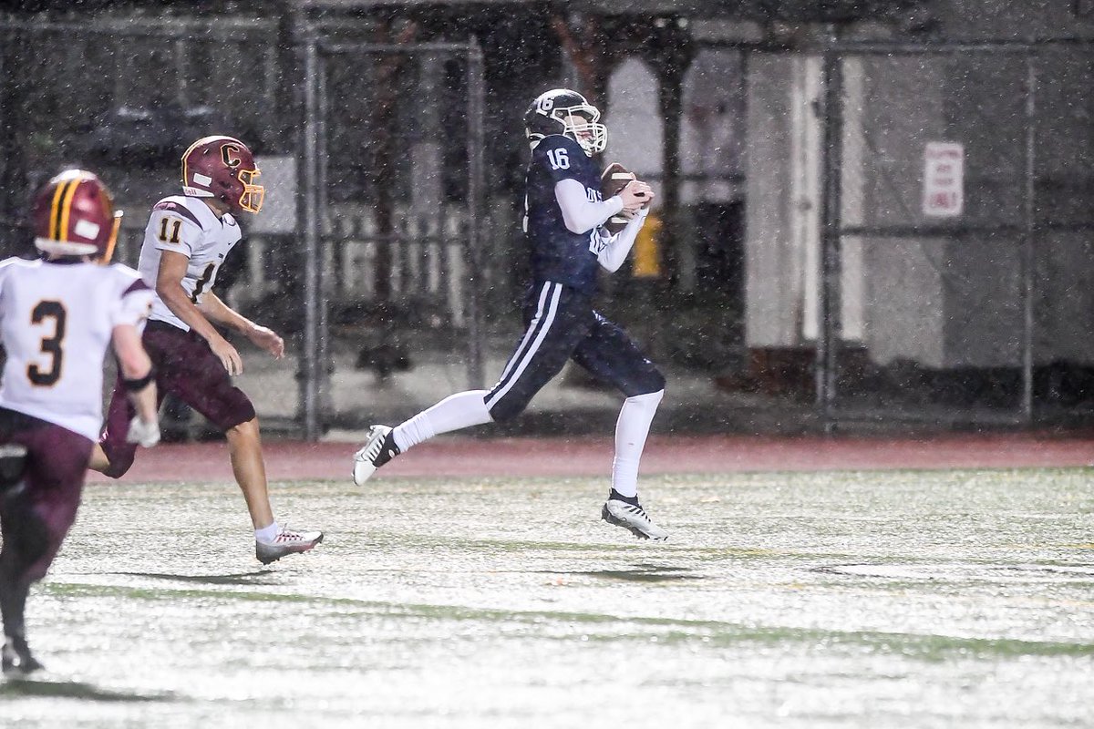 All League Honorable Mention WR Blake Peterson!
<a href="/PetersonBlake16/">Blake Peterson</a>