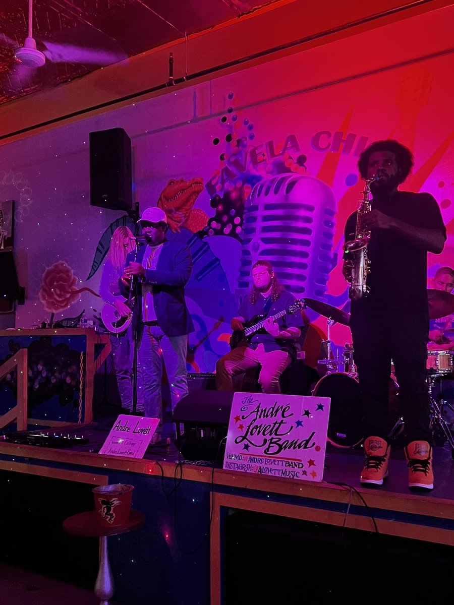 Nikster409's tweet image. What the heck are the odds. I walked into a bar and the band playing is a #kappasig I know from #ucf!! Dre serenaded many of us in my ucf days!!!