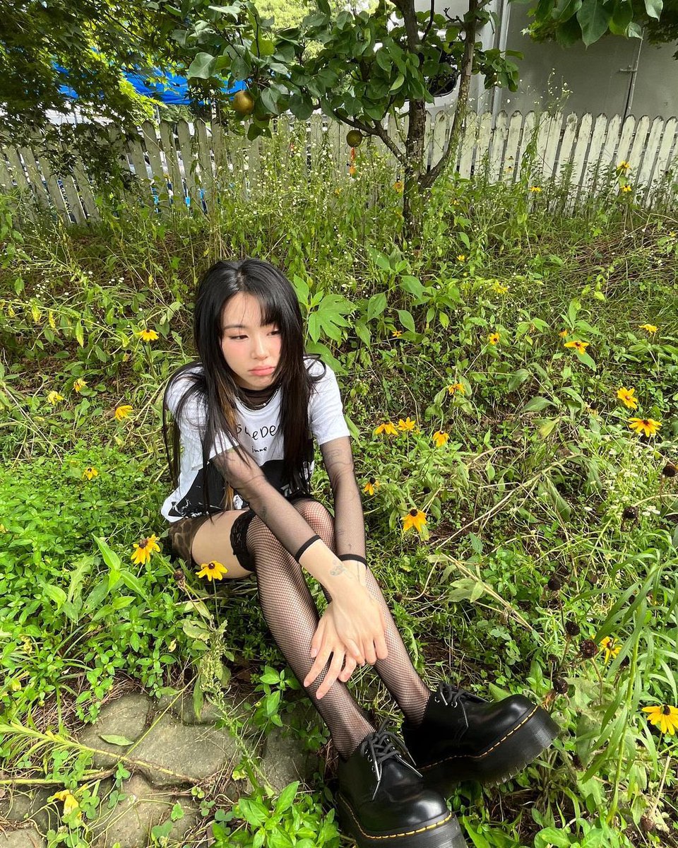 chaengallerys's tweet photo. 221111 | #CHAEYOUNG ig update! ❤️ (1)
    › #채영 › #트와이스 › @JYPETWICE https://t.co/AK1PgJ0EQC