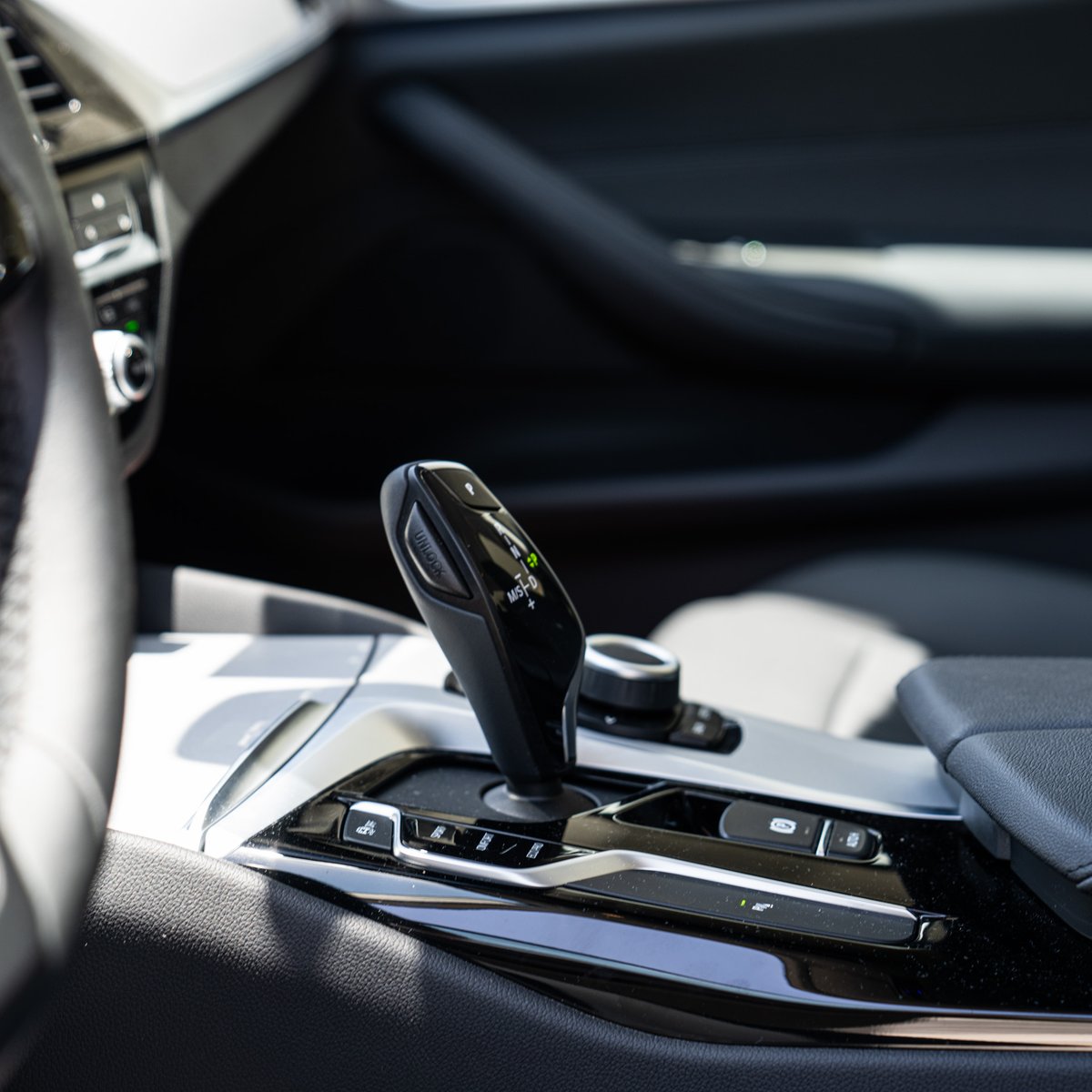 BMW_AGMC's tweet photo. An icon that impacts instantly.​

Discover The 5 today – drop us a DM or call 800-AGMC to book your test drive. ​

#BMW5Series #The5 #AlpineWhite #sharjahcars https://t.co/01Skc68T24