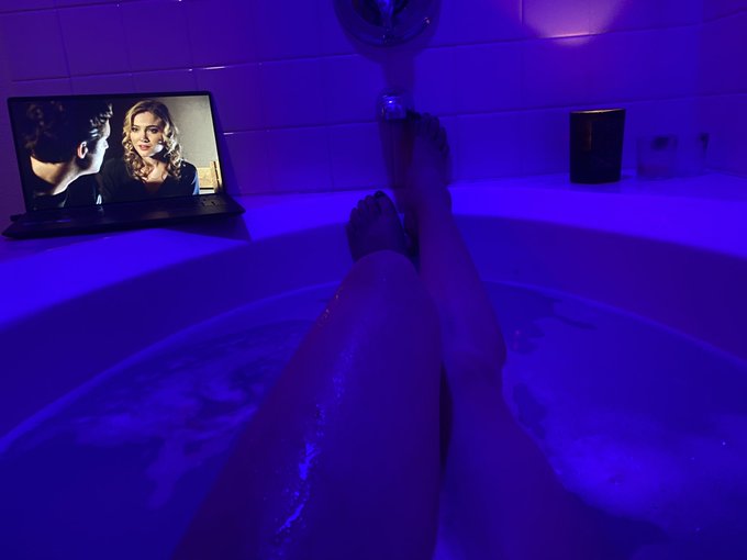 My kind of Thursday night https://t.co/x9xO8rx4qZ<a href="/tag/manyvids"class="tags"><span>#manyvids</span></a>