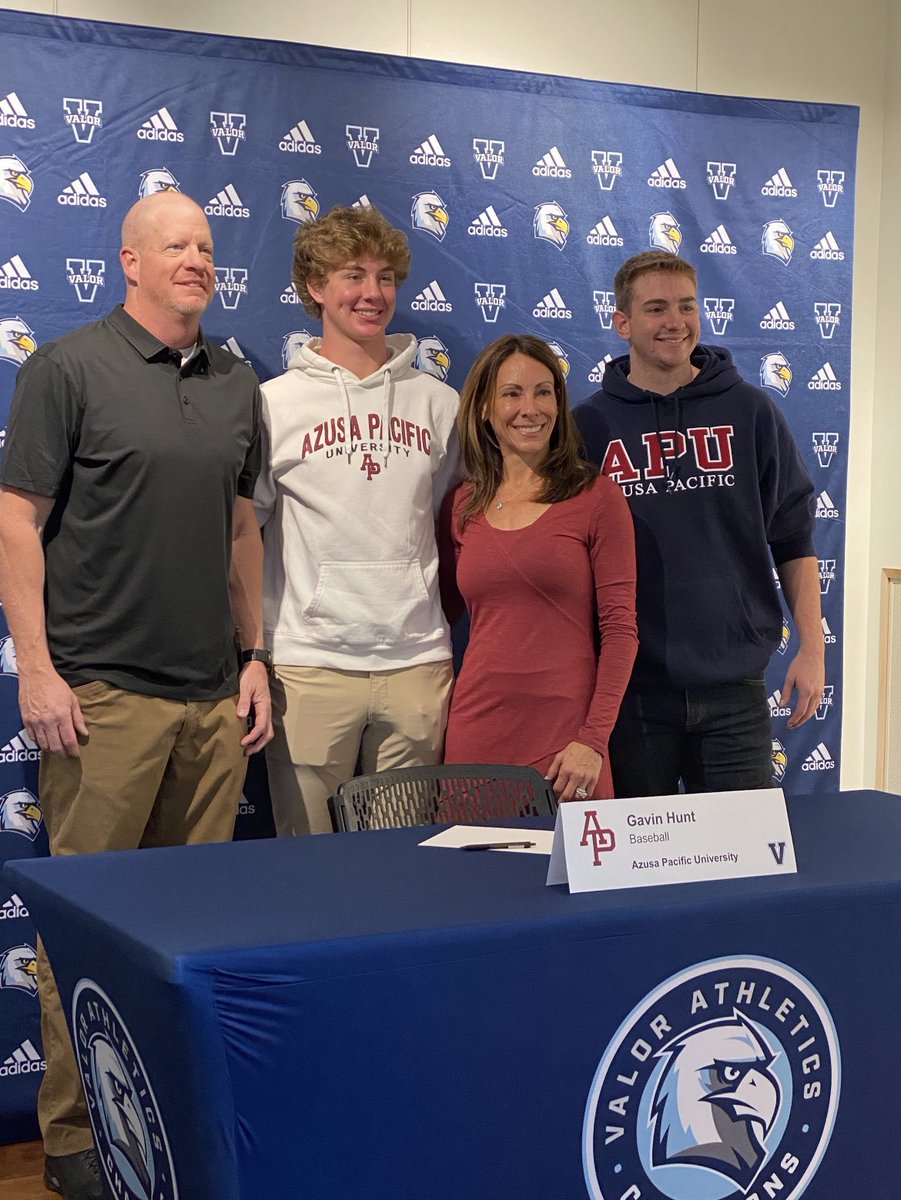 gavinhunt_13's tweet photo. I am beyond blessed and grateful for this opportunity. Thank you to my to my parents and my brother for always supporting me along the way. Go Cougars! @govalorbaseball @APUBaseball @The303Factory @CoachScott11 https://t.co/rpBqq5c9Gs