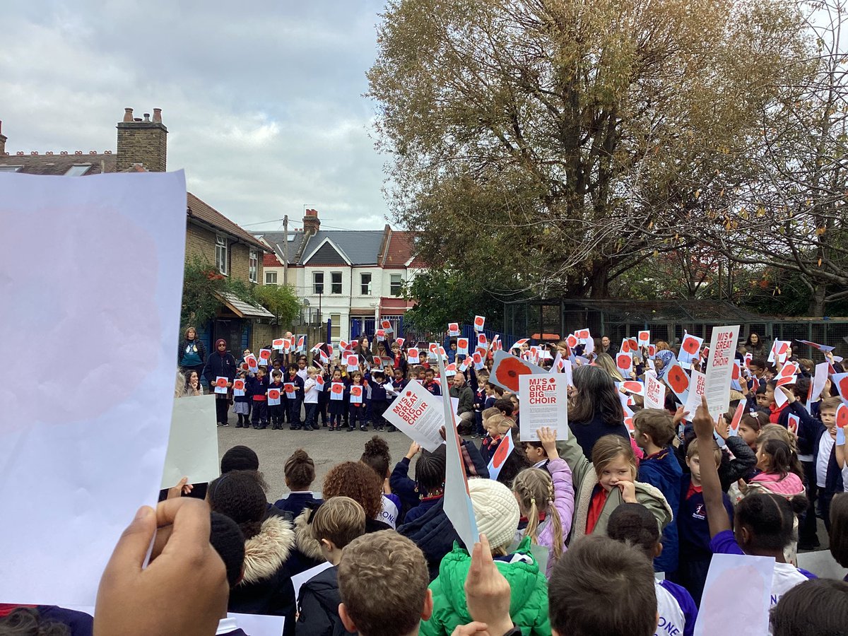 Today, at 11am, on the 11th day, of the 11th month, we remembered all those who have died through wars and conflict. The children spoke, sharing poems and some children brought forward wreathes of poppies. We listened to the ‘Last Post’ and fell silent to remember.