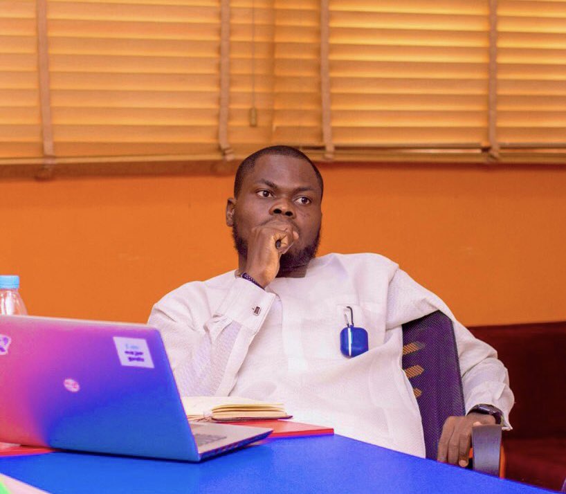 AristokratLagos's tweet photo. #FridayFastForward
Alot of us think we have true friends, but NO we don’t. We only have a group of exploiters filling valuable space in our life
Like the man by Bethsaida pool, you have no man. Avoid those who wants you down. Look unto the Hills from whence cometh your help! https://t.co/K6wk3bFCx3