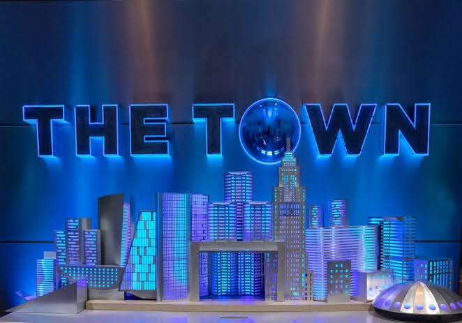 Random_thingsr's tweet image. #6. Ir no The Town 🤟🎸