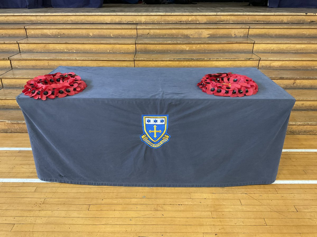 SECSciences's tweet photo. We will remember them.   @StEdwardsChelt #SECSenior #Remembrance https://t.co/tbLCfa66re
