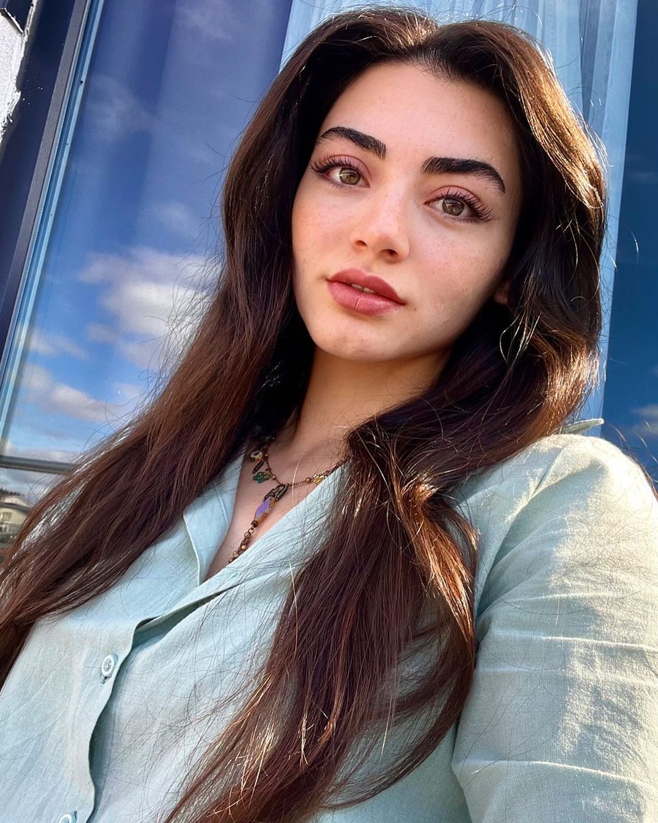 ozgefreckle's tweet photo. Hadi malfc gayret edin kralicemin bu postunda da lincleyecek birsey bulursunuz ha gayret #özgetöret #malfc https://t.co/CkhnxIe6Ix