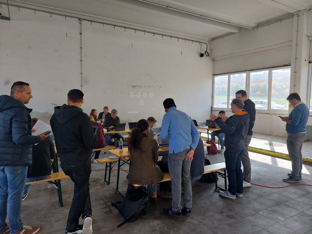 In "C-ITS", the C stands for "cooperative". This was demonstrated once again at the last cross-test in Austria. A wide variety of participating C-Roads partners as well as partners from the industry and public authorities.

More information here 👉 bit.ly/3WW4Uja