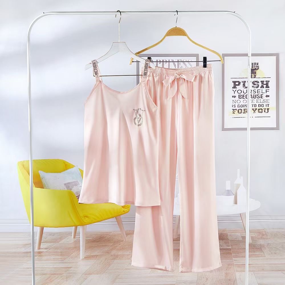 LicksonLima's tweet image. Good quality wear . Message now and order 🚚 get your delivery at your door step