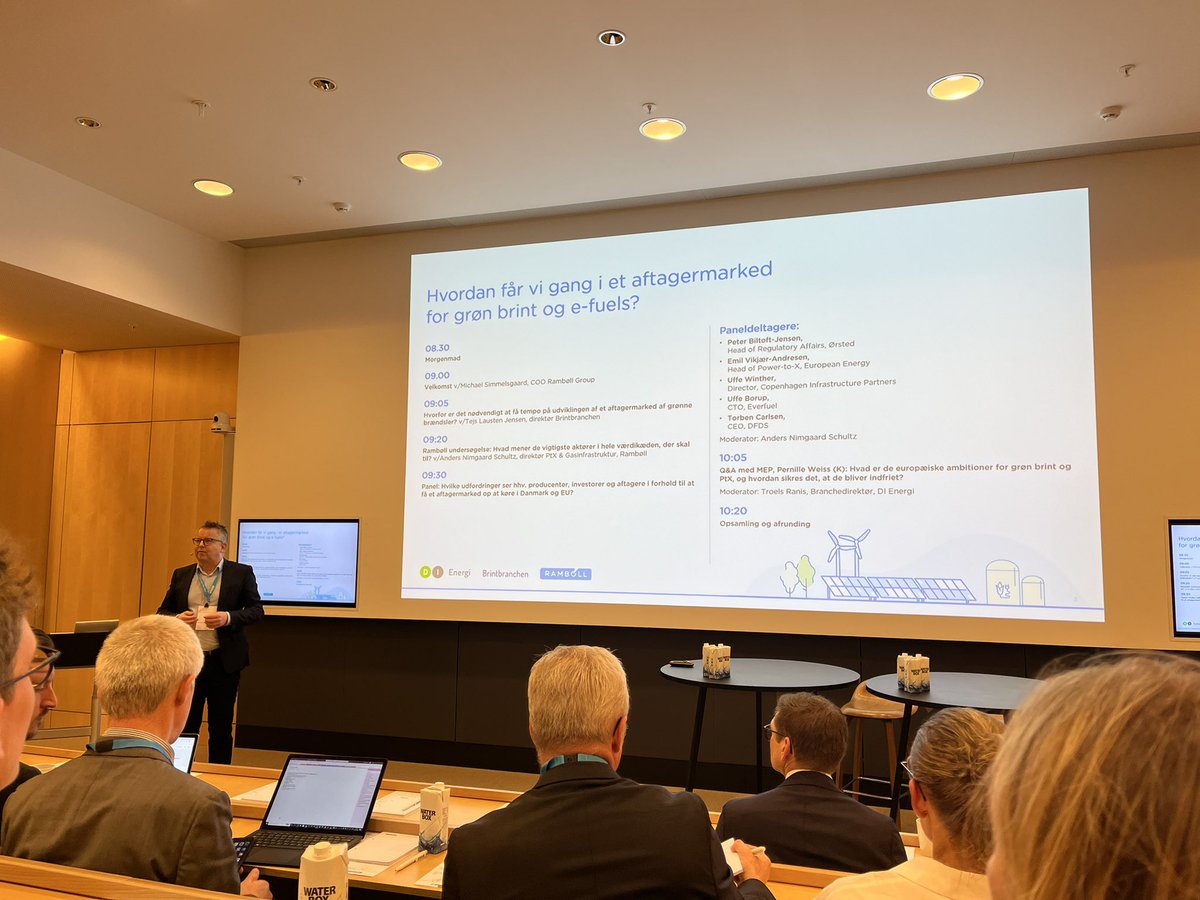 Hvordan får vi gang i et aftagermarked for grøn brint og e-fuels? Relevant spørgsmål på møde hos Rambøll dd. @Drivkraft svar er for transportens vedkommende CO2 fortrængningskrav som nok bør øges i de kommende år #dkpol