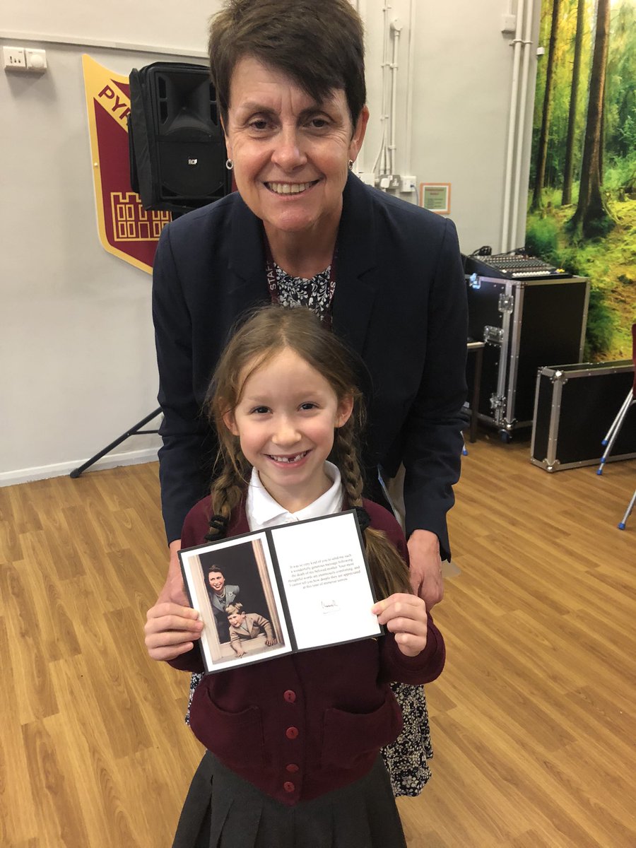 PyrcroftGrange's tweet photo. One of our Y1 pupils shared her letter from #KingCharlesIII in assembly this week.Following our school values she thoughtfully wrote to the King showing her concern for how sad he looked.
#thoughtfullness #Respect #love @BourneTrust https://t.co/h7phT57Ot6