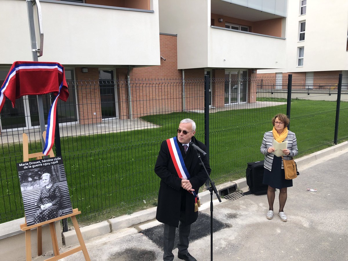 Immocoop's tweet photo. Inauguration de la voie Marie Drouet à Betheny, nouvelle rue du programme @Immocoop « Racine » 113 logements en présence du Maire Alain Wanschoor, du Député @xavieralbertini et de l’arrière petite fille de Marie Drouet héroïne de la Grande Guerre https://t.co/7OLR2jjnsv