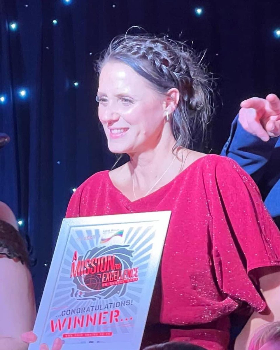 KeyfortNW's tweet photo. ⭐️⭐️⭐️⭐️⭐️⭐️⭐️⭐️⭐️⭐️⭐️⭐️⭐️
KEYFORT are so so proud to announce that our amazing Selina Beardmore has won the Frontline Leader Award at last nights Great British Care Awards 🙌🏼🎉🎊
Well done Selina you are truly AMAZING 🙌🏼 #gbcareawards #realdifference #proud https://t.co/OHxj1nOjoQ