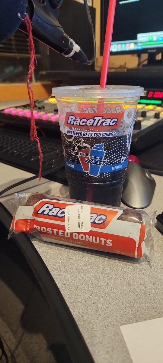 Monica! 🎧📻🎙 tweet media