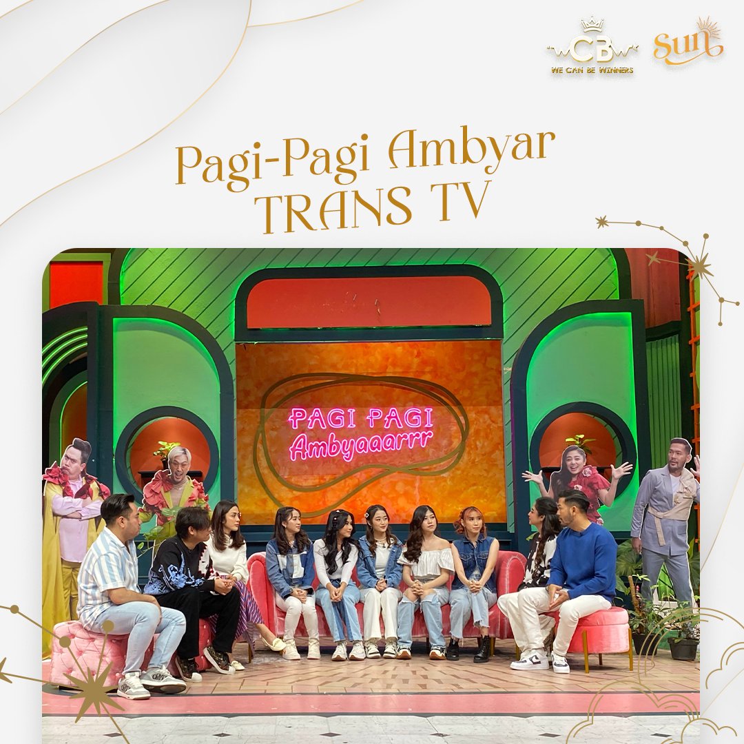 officialsun_id's tweet photo. Terima kasih @pagipagiambyar
•
Bestie, siapa tadi yang nonton SUN di Pagi-Pagi Ambyar? Coba mana suaranyaaaa? 
•
#WeCanBeWinnersSun #JadiDirimu #SUN #DebutSingleShine #pagipagiambyartranstv https://t.co/XAQ3B4wEVo