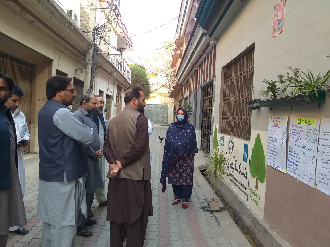 wsspofficial's tweet photo. Today on #Friday, Special Secretary Development @LGKPGovt Muhammad Asif along with CEO #WSSP visited #modelstreet developed in partnership with local community. The honourable secretary appreciated #wssp's outreach efforts and partnering local communities in cleanliness initves. https://t.co/uqVnqRBmzY