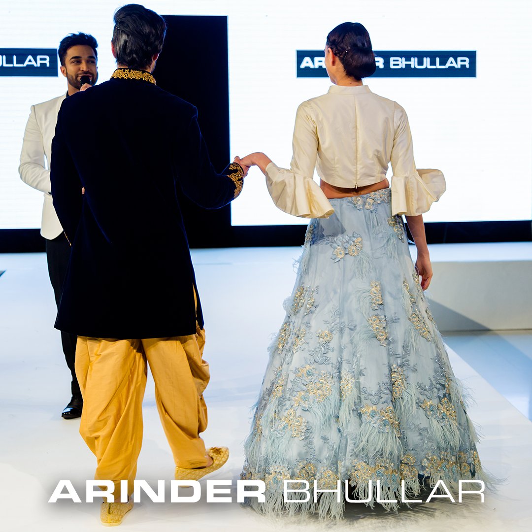 arinderbhullar's tweet photo. The Drum Fashion Show
•
Call us today to find out what we have to offer 📞
•
•
🚶‍♀️95 Belgrave Road, Leicester, LE4 6AS.
💻https://t.co/g1WqTOZPXq
📞0116 266 4713
•
•
•
#saree #lehenga #punjabisuit #bridalwear #indianbride #indianwedding #asianbride #indianwear #leicester https://t.co/Aisd9Guz9P