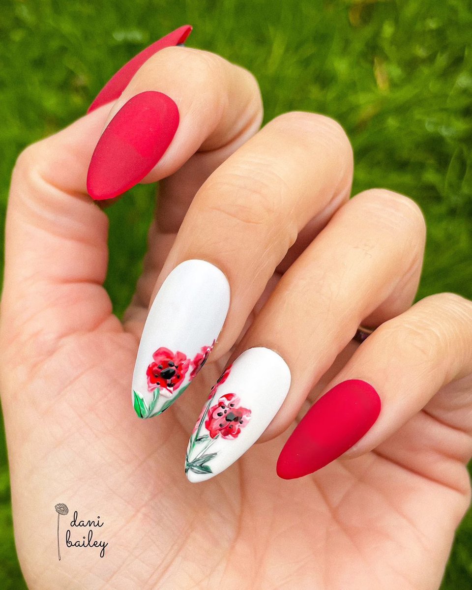 🕯In November we remember🕯 by @danibaileynailartist 

#OPI #OPINailsUKI #RememberanceDay #LestWeForget #11thhour11thday11thmonth #11thnovember