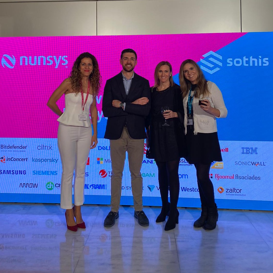 Ayer acompañamos a nuestro patrono, <a href="/Nunsys/">NUNSYS</a>-<a href="/Sothis/">#SothisNoPara</a>, en su Convención Anual. Durante el acto se hizo entrega de los Nunsys Sothis Awards a las empresas tecnológicas más destacadas de este año.
Desde #FundaciónLAB felicitamos a los premiados por su gran labor.