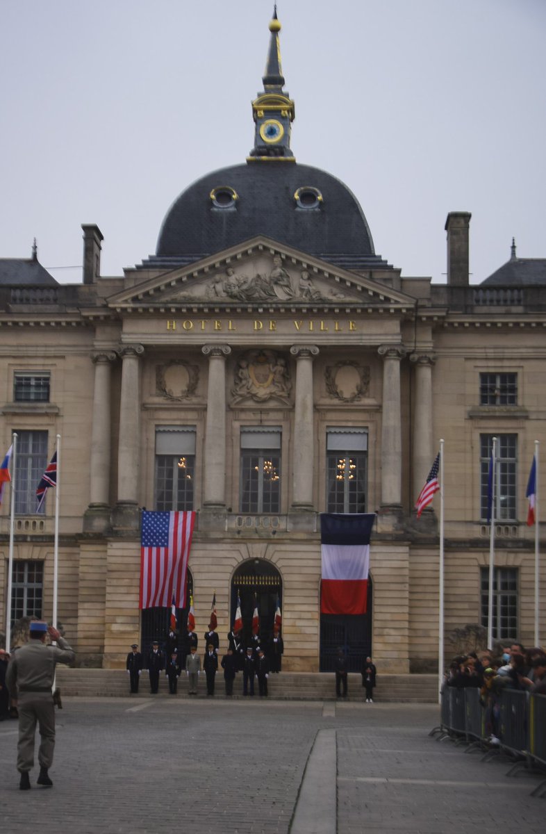 CDC_8eRMAT's tweet photo. #11Novembre🇫🇷 À nos morts.
Cérémonie @ChalonsAgglo présidée par @Prefet51 sous l’autorité du GDI GUILLOTON @COM_E2CIA.
Le @8eRMAT et le #SMV de Chalons rendent hommage aux soldats tombés pour la patrie.

#EnLeurSouvenir @armeedeterre @CEMAT_FR @armeeszne @Armees_Gouv @COM_COMTN https://t.co/FG3k70tvUV