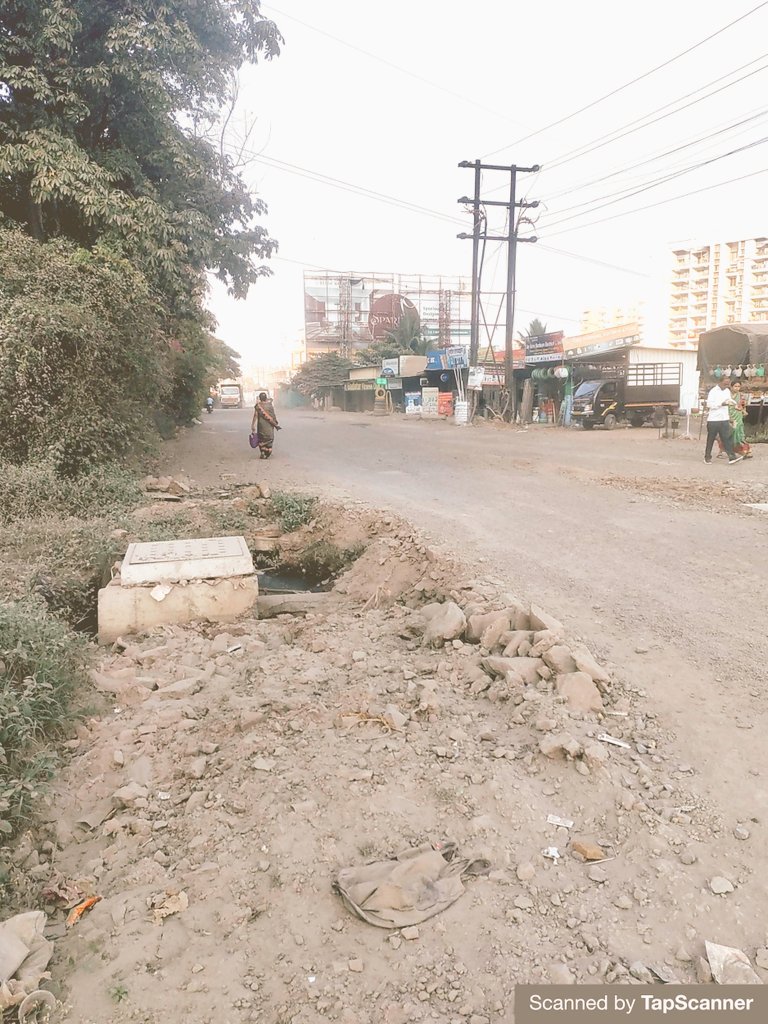 leafunturned's tweet photo. @pcmcindiagovin @Dev_Fadnavis @mieknathshinde @toipune @punemirror Can't we have atleast safe roads #punawaleroads #potholes https://t.co/YzbNugULgG