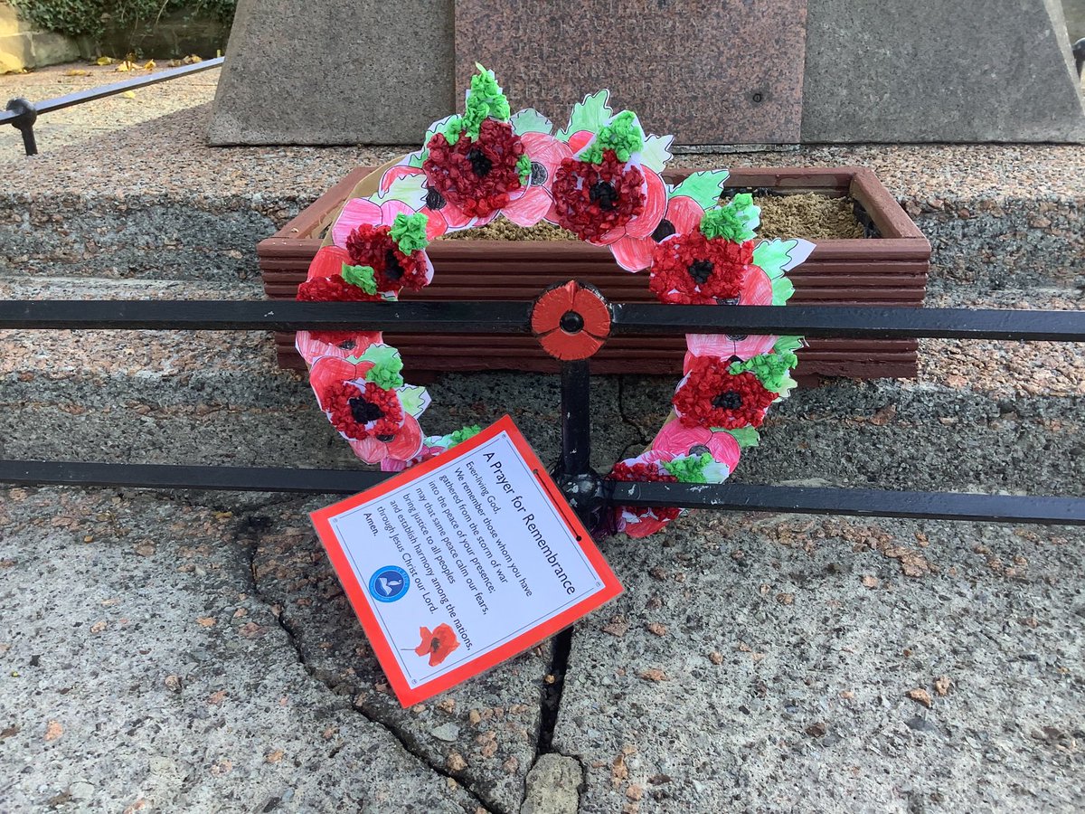 Year 6 have visited Marske cenotaph at St Mark’s to share in the moments silence for Remembrance Day #StBede’sremembers