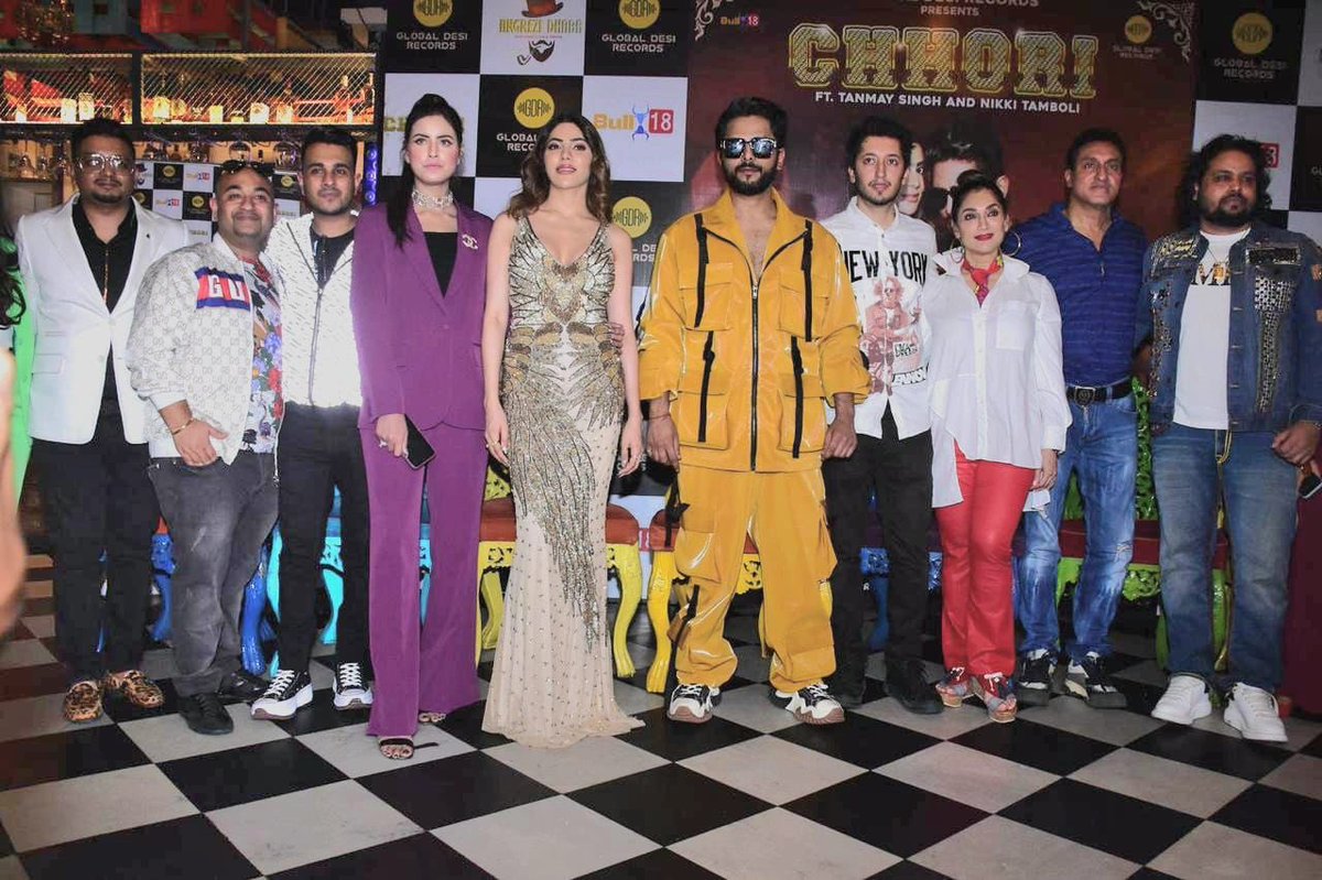 Power Packed Team!
Global Desi Records' #Chhori is already hitting the chartbusters. Producers #AlimMorani #ShikhaKalra #PrateekChaurasia launched the song with artists #NikkiTamboli #TanmaySingh, singers #SonuKakkar #VeeKapoor #DanishSabri and director #AslamKhan