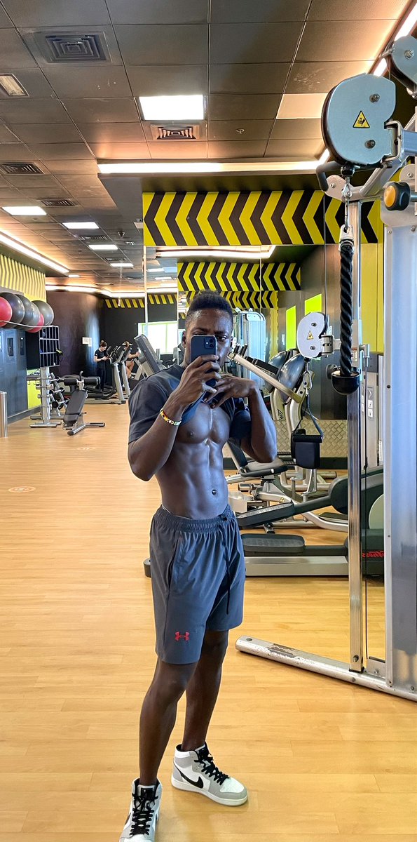 Qwacey_'s tweet photo. Stay fit, stay consistent 
#fit #FitnessMotivation #fitness #BlackPanther #black #blackboys #blackmen #leaked #WakandaForever https://t.co/Zhq8wAnoP5