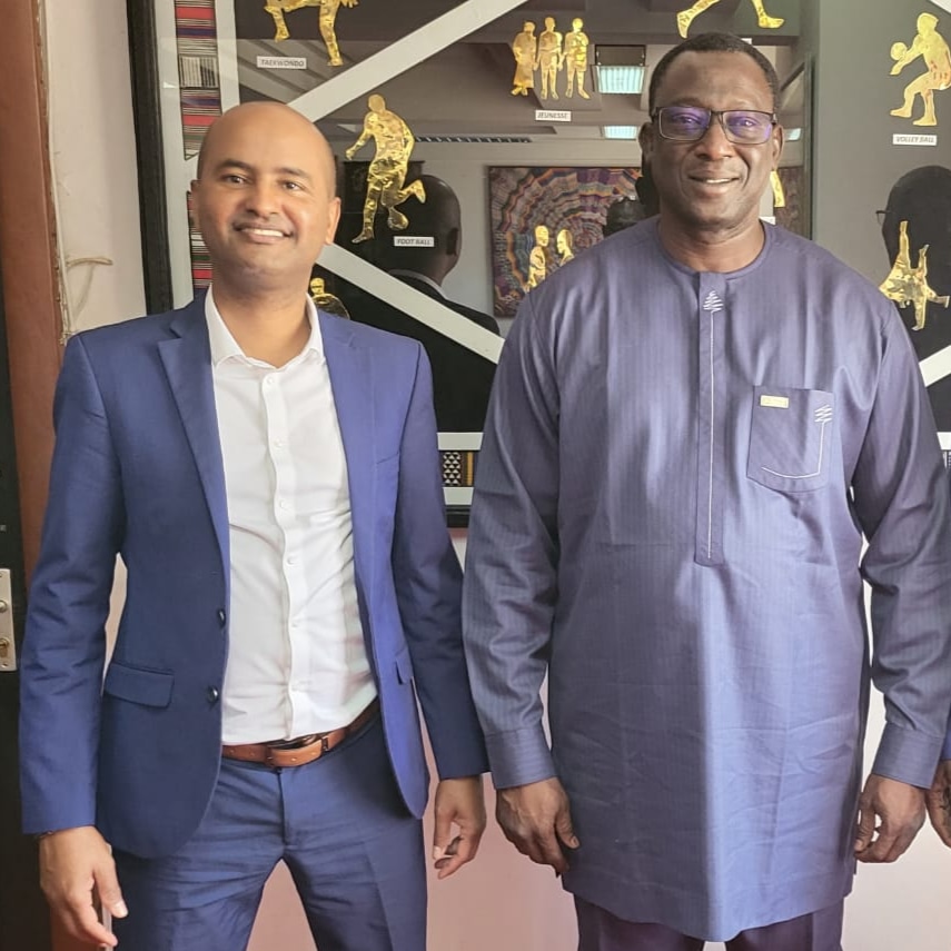 Rencontre de travail constructive au Ministère de la Jeunesse et du Sport. 
Le Ministre, Sekou DORO ADAMOU, assure le parrainage de la 4ème Édition du Grand Marathon du Ténéré !
Une manière de reconnaître l'intérêt collectif de ce projet "plus que sportif".